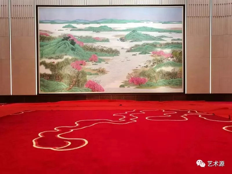 進(jìn)博會(huì)巨幅迎賓主題國(guó)畫《春風(fēng)又綠江南岸》的江南情懷和詩畫意境